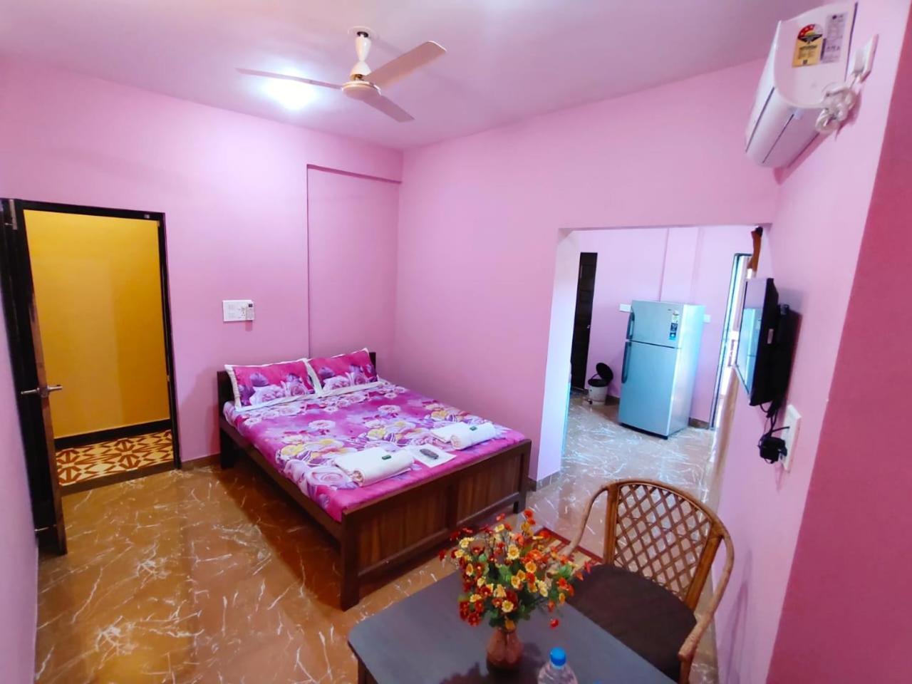 The Narrow Way Edward Guest House Candolim Δωμάτιο φωτογραφία